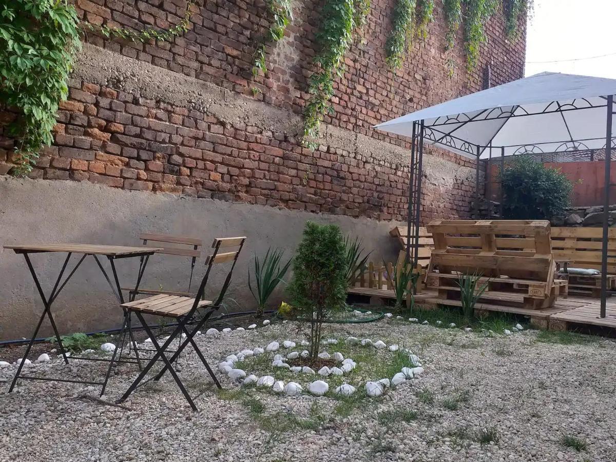 Entire Central House With Guest Rooms & Garden Софія Екстер'єр фото