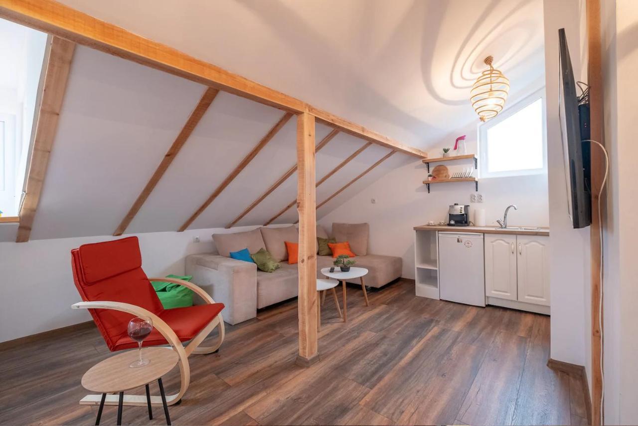 Entire Central House With Guest Rooms & Garden Софія Екстер'єр фото